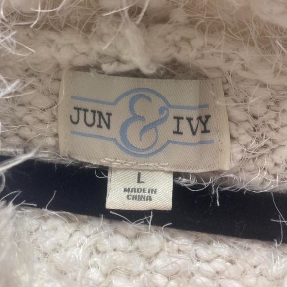 Cozy Cream Knit Sweater - Picture 3 of 5